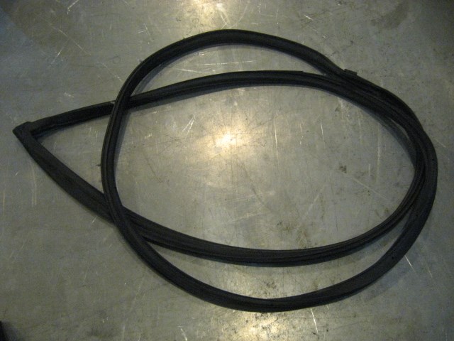 08 Subaru IMPREZA WRX Front RH Door Seal  R15877