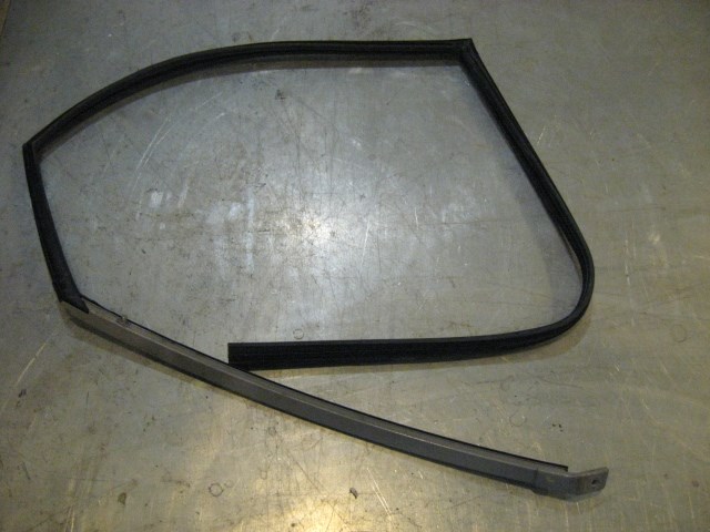 08 Subaru IMPREZA WRX Rear LH Door Seal  R15910