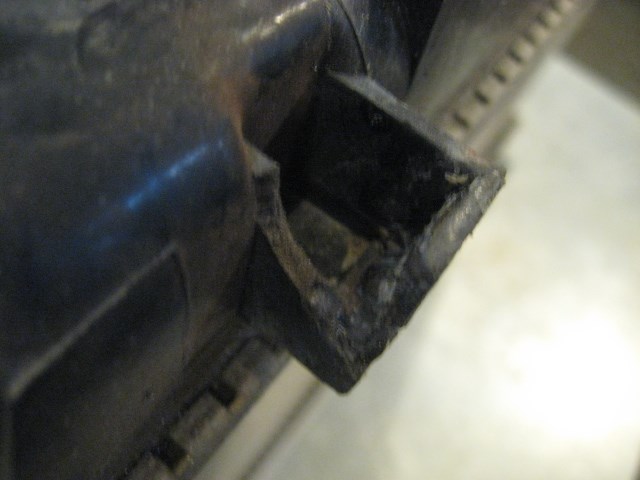 04 Infiniti G35 MT Radiator Assy  R15960