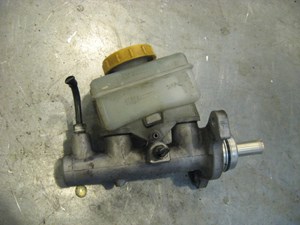 08 Subaru IMPREZA WRX Brake Master Cylinder  R15975