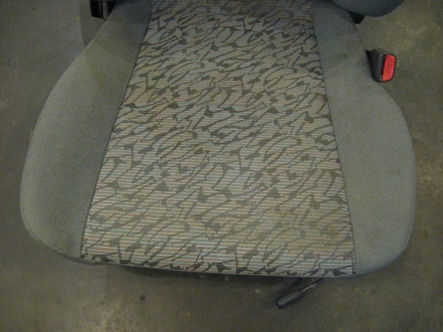 99 Subaru IMPREZA Outback Front RH Cloth Seat  R15999