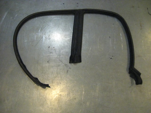 99 Subaru IMPREZA Outback LH ABC Upper Body Seal  R16052
