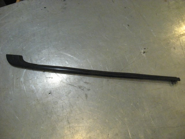 99 Subaru IMPREZA Outback Rear RH Exterior Window Sill  R16062