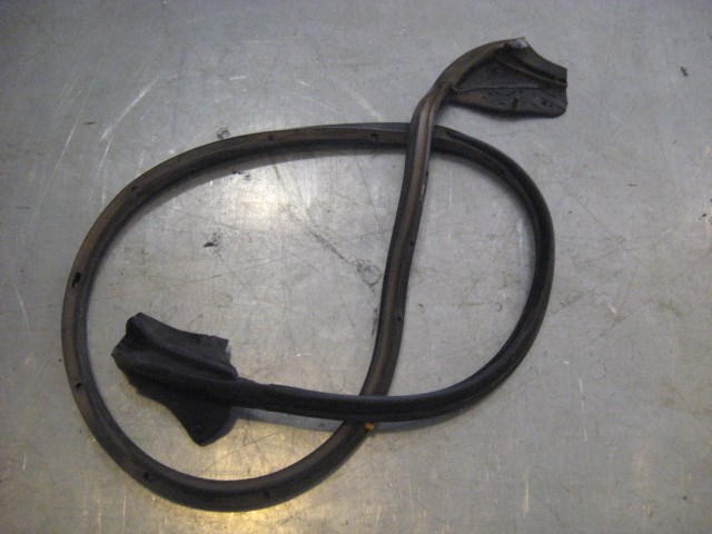 99 Subaru IMPREZA Rear RH Door Seal On Door  R16063