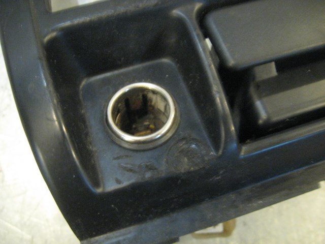 99 Subaru IMPREZA Outback Center Radio Trim Surround  R16075