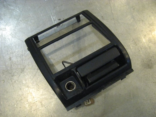 99 Subaru IMPREZA Outback Center Radio Trim Surround  R16075