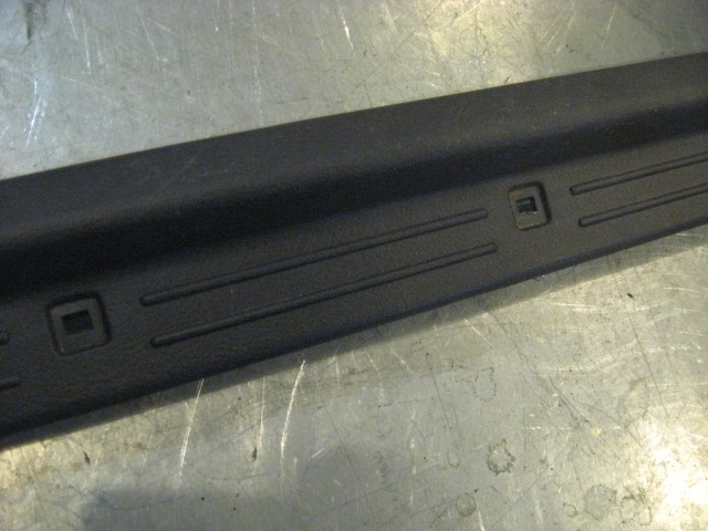 99 Subaru IMPREZA Outback Front RH Door Sill Trim 94060FA000 R16106