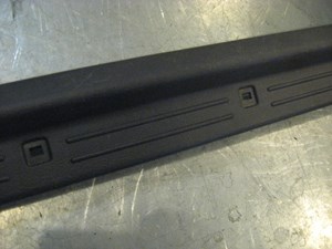 99 Subaru IMPREZA Outback Front RH Door Sill Trim 94060FA000 R16106