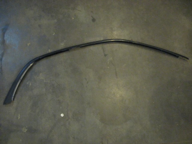 99 Subaru IMPREZA Outback Upper RH Roof Moulding  R16130