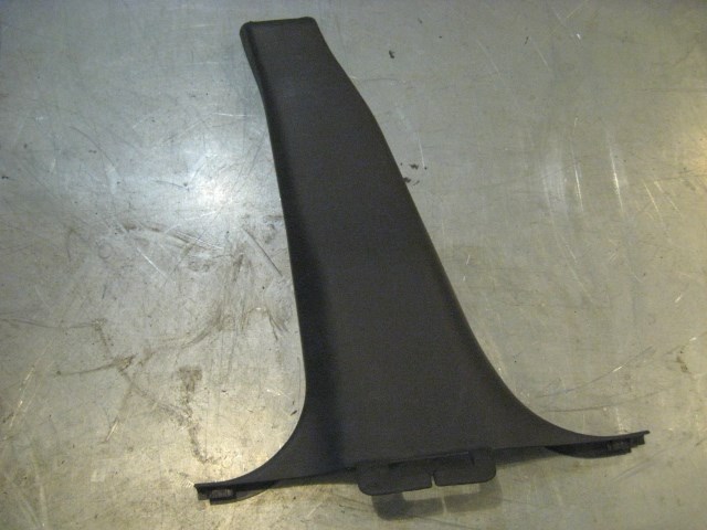 99 Subaru IMPREZA LH Driver Lower B Pillar Trim 94061FA010 R16209
