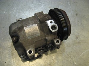 99 Subaru IMPREZA Outback A/C Compressor Assembly 73111FA132 R16243