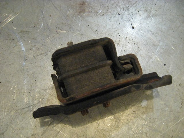 99 Subaru IMPREZA Outback 2.2L RH Engine Mount  R16250