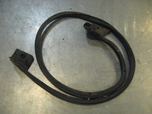 99 Subaru IMPREZA Outback Front LH Door Seal  R16256