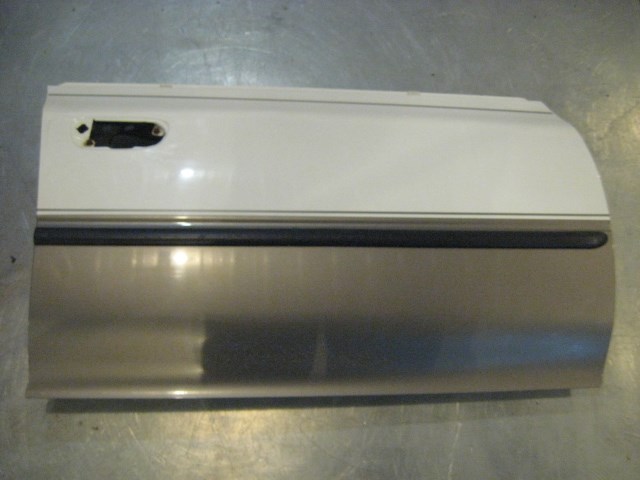 99 Subaru IMPREZA Outback Front RH Door Shell  R16311
