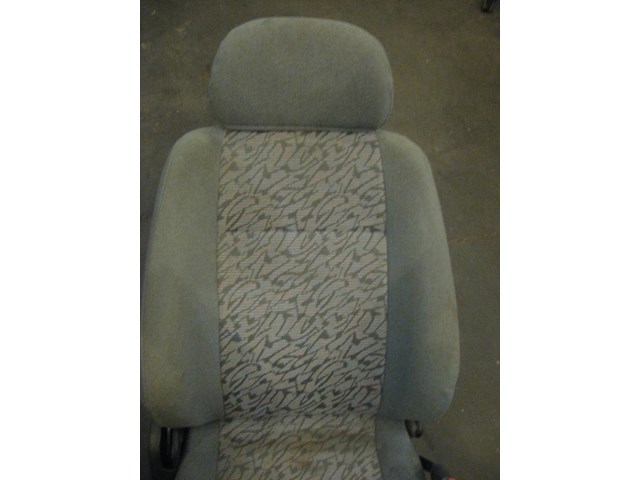 99 Subaru IMPREZA Outback Front RH Cloth Seat  R16315