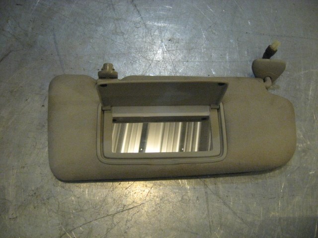 04 Infiniti G35 RH Passenger Interior Sun Visor  R16354