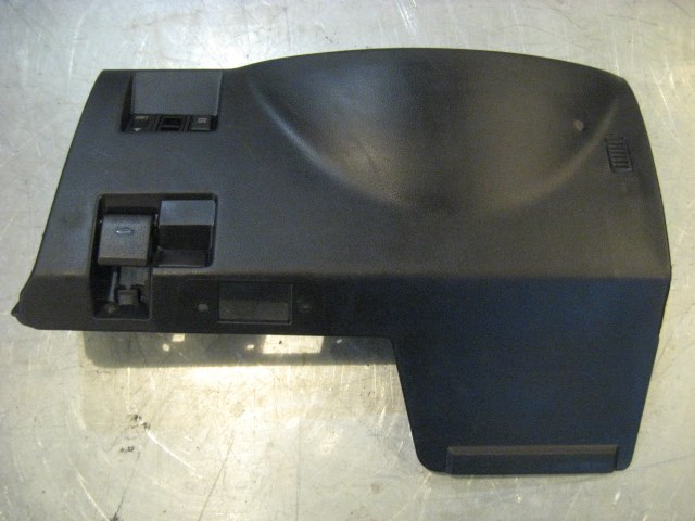 04 Infiniti G35 Under Column Trim Panel Black 68106 AM601 R16379