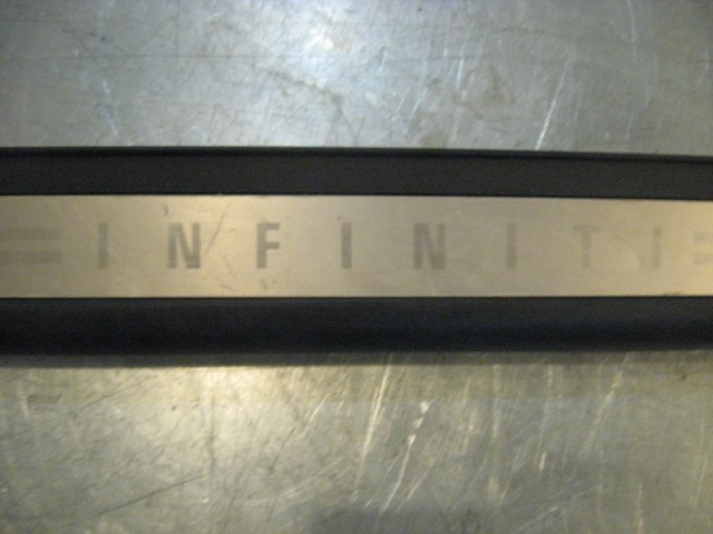 04 Infiniti G35 LH Driver Door Sill Plate 76895 AM800 R16403