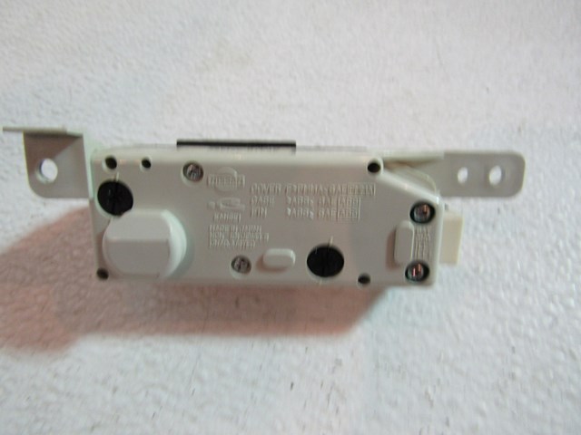 04 Infiniti G35 Center Dash Clock 25810 AM620 R16443