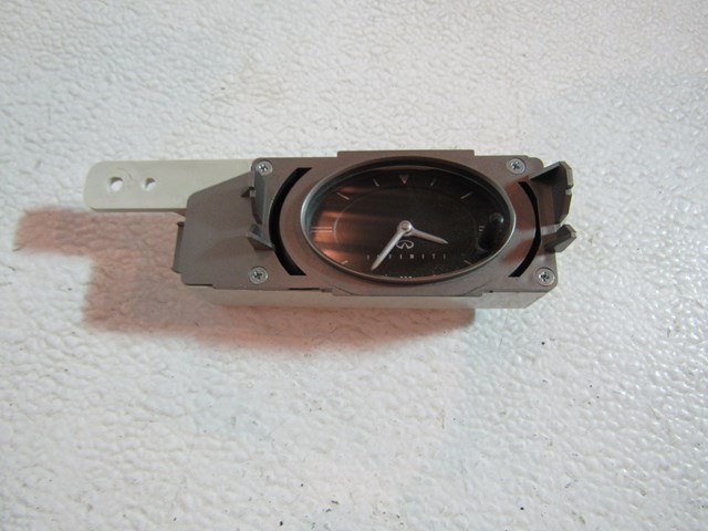 04 Infiniti G35 Center Dash Clock 25810 AM620 R16443