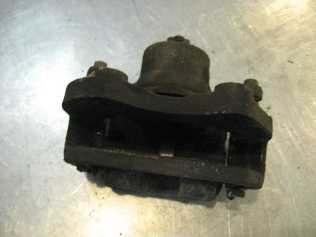 04 Infiniti G35 Coupe Front RH Brake Caliper  R16461