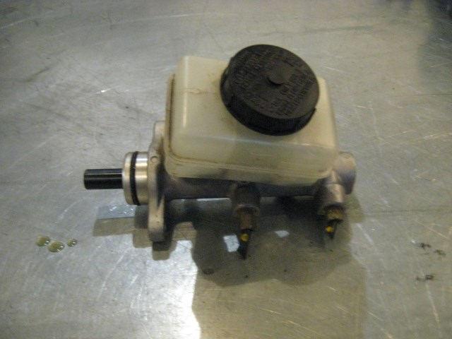 04 Infiniti G35 Brake Master Cylinder 45C CD212 CD212 R16475