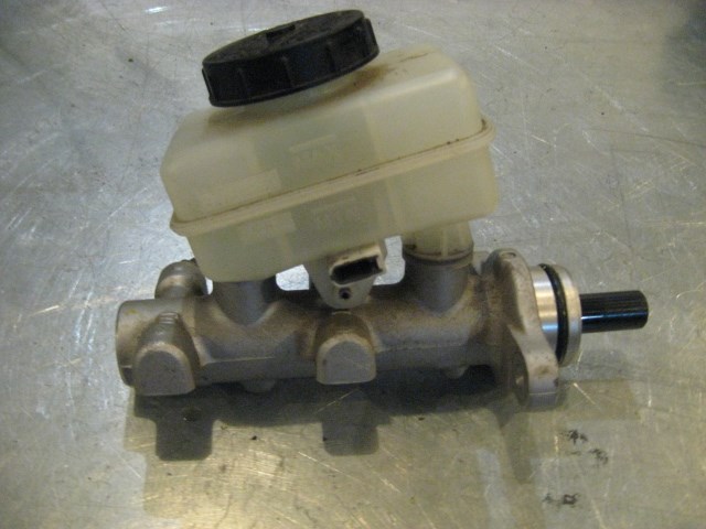 04 Infiniti G35 Brake Master Cylinder 45C CD212 CD212 R16475