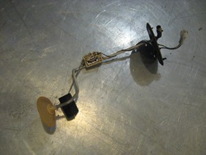 99 Subaru IMPREZA Fuel Leverl Sending Unit  R16483