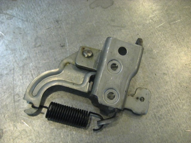 04 Infiniti G35 Trunk Realease Latch  R16581