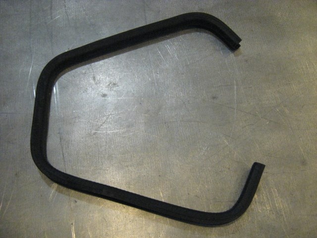 06 Infiniti G35 Rear LH Quarter Window Seal  R16593