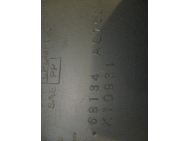 06 Infiniti G35 RH Lower Kick Panel Trim 68134 AC700 R16662