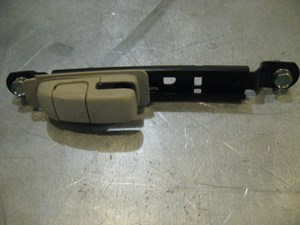 06 Infiniti G35 RH Seat Belt Adjuster  R16664