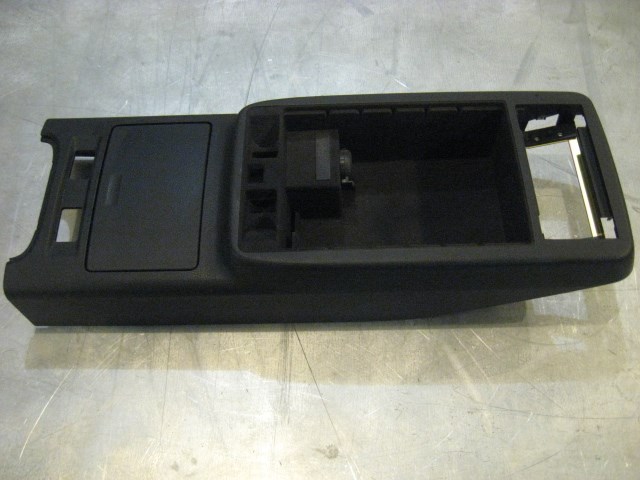 06 Infiniti G35 Center Console Trim - Nice 88430 AC700 R16671
