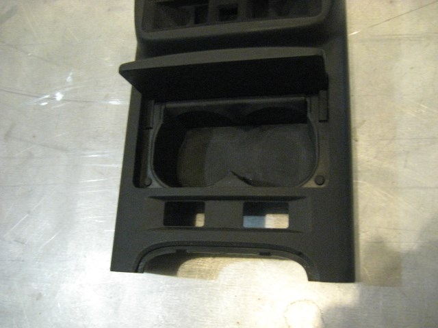 06 Infiniti G35 Center Console Trim - Nice 88430 AC700 R16671