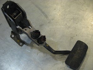 06 Infiniti G35 Sedan Brake Pedal Automatic  R16695