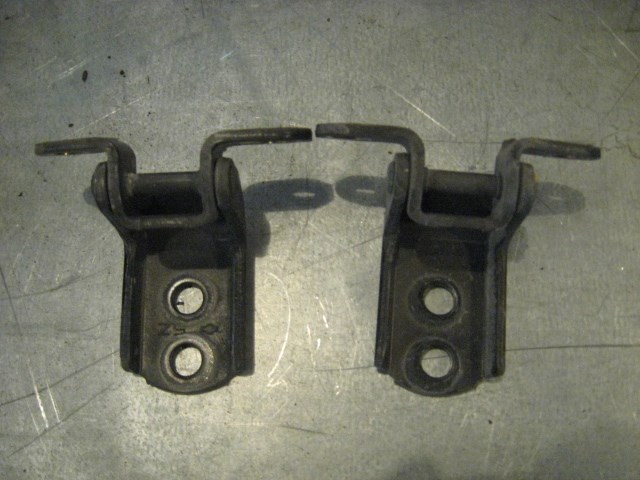 06 Infiniti G35 Sedan Driver Front Door Hinges  R16711