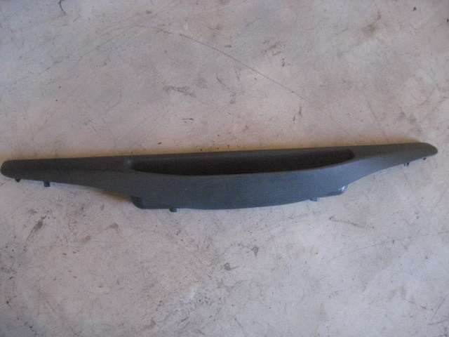 98 Porsche BOXSTER RH Passenger Door Sill Storage 99655112000 R9082