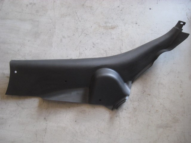 09 Mazda 3 LH Driver Side Pillar Trim Cover  R9143