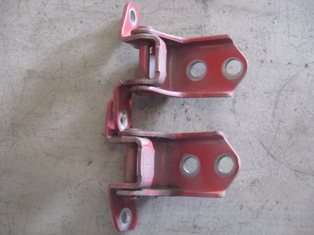 09 Mazda 3 Front RH Passenger Door Hinges  R9156