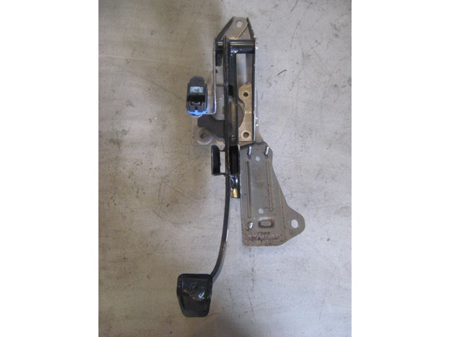 09 Mazda 3 Brake Pedal  R9199