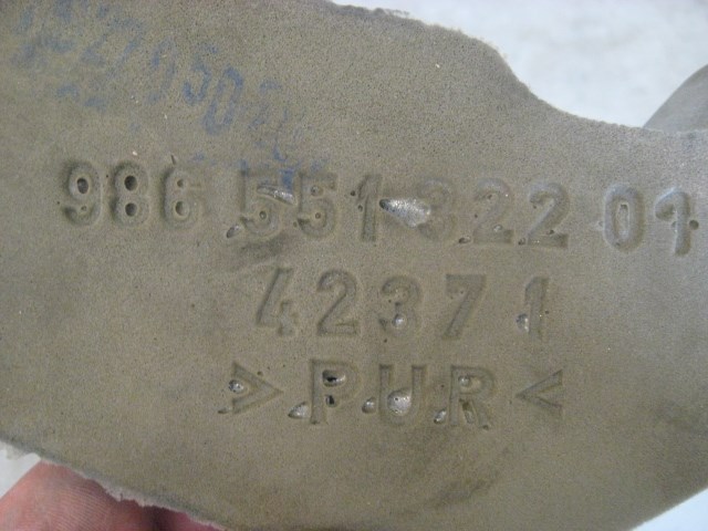 98 Porsche BOXSTER RH Passenger Trunk Carpet Holder 98655132201 98655172300 R9258