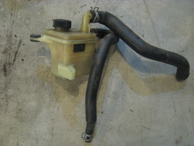 09 Mazda 3 Power Steering Fluid Reservoir  R9320