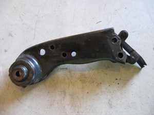 04 Nissan 350Z RH Passenger Stay Arm Bracket  R9512