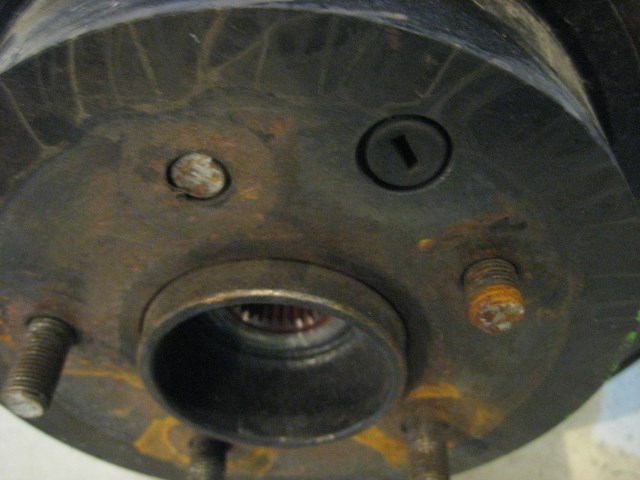 04 Nissan 350Z Rear LH Spindle Assembly.  R9627