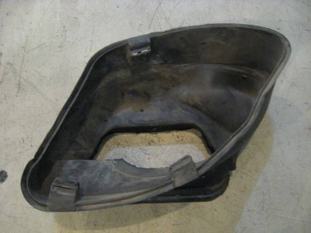 98 Porsche BOXSTER LH Driver Rubber Duct 98657565700 R9629
