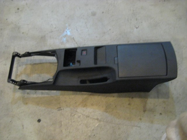 03 Nissan 350Z Center Console Assembly  R9720