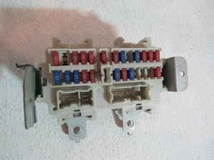 03 Nissan 350Z Interior Fuse Box AM600  R9736