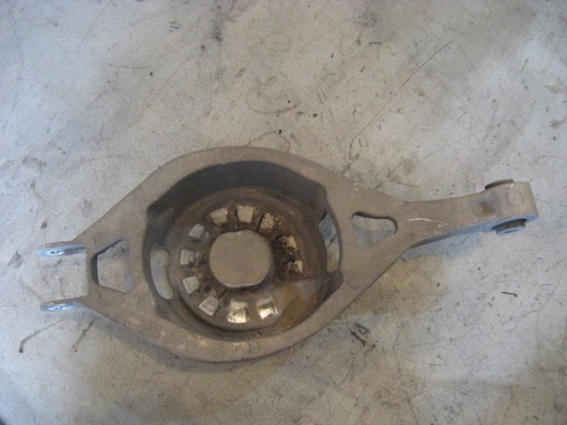 03 Nissan 350Z Rear LH Spring Support  R9786