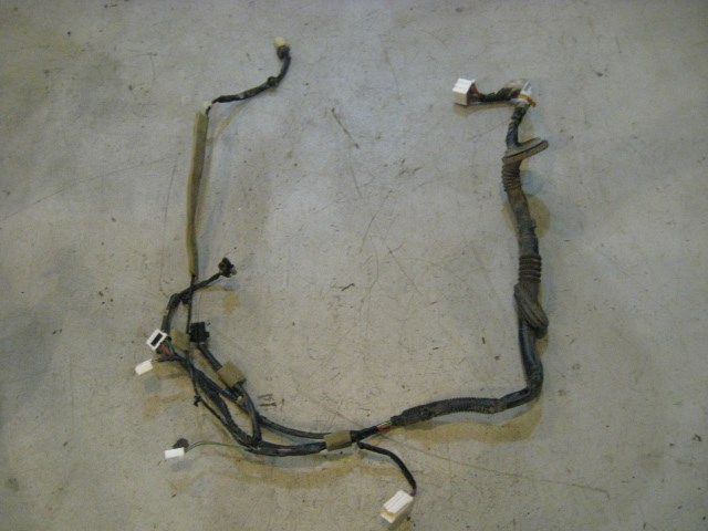 02 Subaru IMPREZA Front RH Passenger Door Harness 81821FE040 R9870