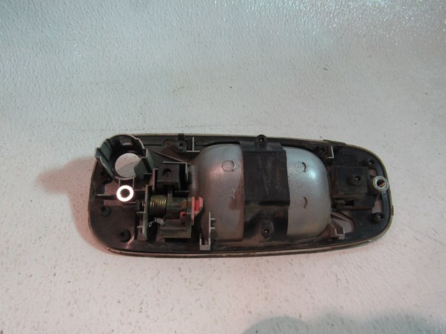 02 Subaru IMPREZA Front RH Door Handle  R9874
